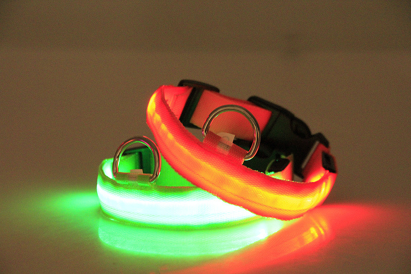 Collier de chien LED avec USB chargeant des lumières colorées colliers Anti-perte sûrs pour chiot chaton chiens colliers de plomb 7 lumières produits pour animaux de compagnie