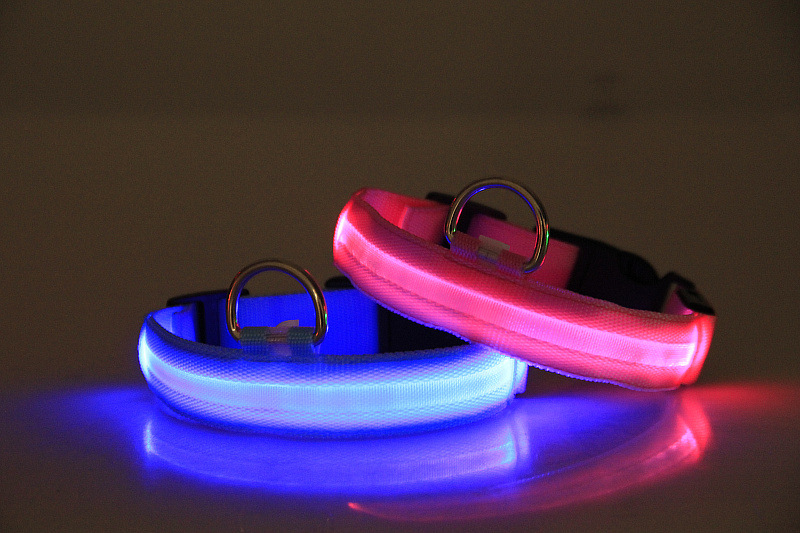 Collier de chien LED avec USB chargeant des lumières colorées colliers Anti-perte sûrs pour chiot chaton chiens colliers de plomb 7 lumières produits pour animaux de compagnie